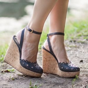 Tory Burch laser cut navy leather platform wedges sz 8